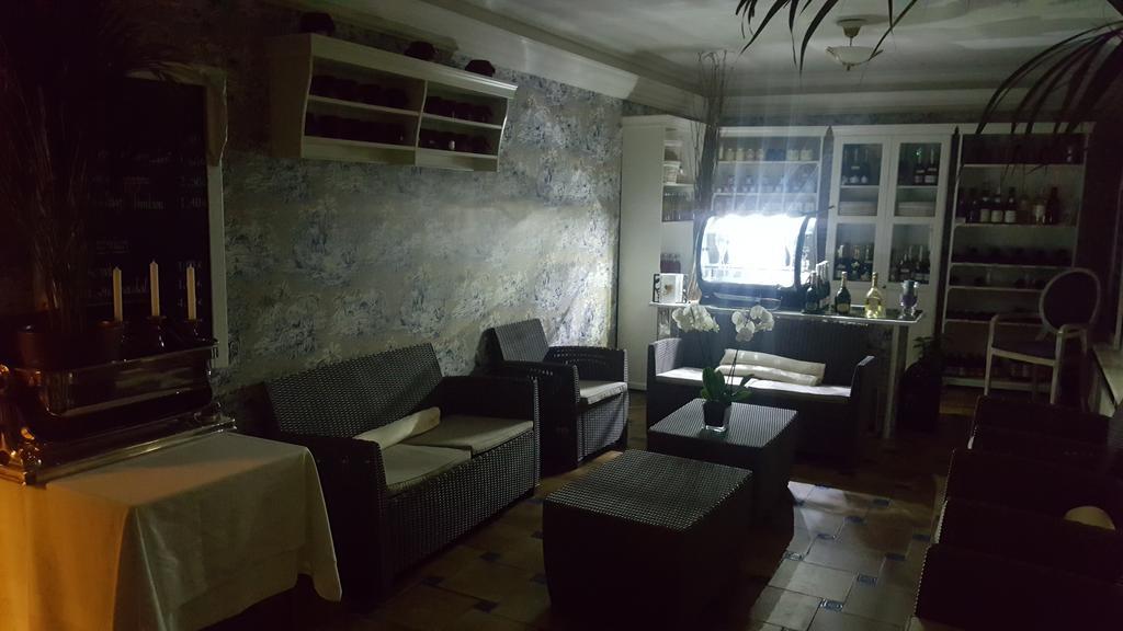 Hotel Logis - & Restaurant Le Gonfalon 3*
